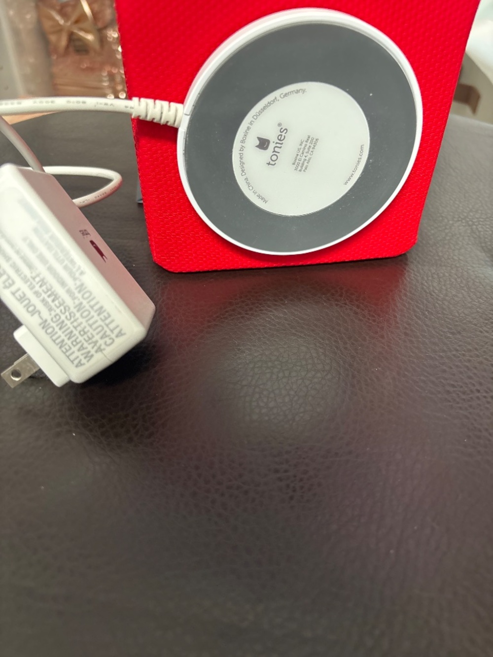 Red tonies box - Picture 2 of 2